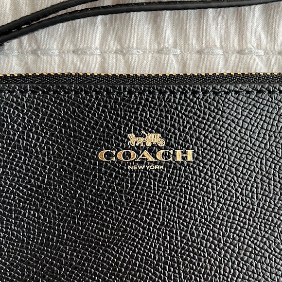 Coach Wristlet - Picture 9 of 11